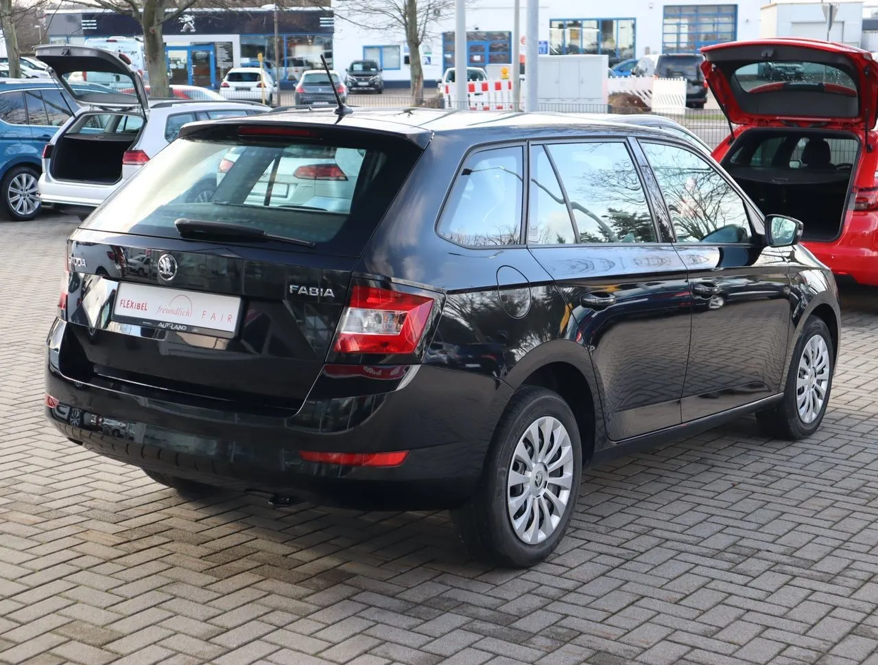 Skoda Fabia Combi 1.0 TSI Ambition...  Image 4