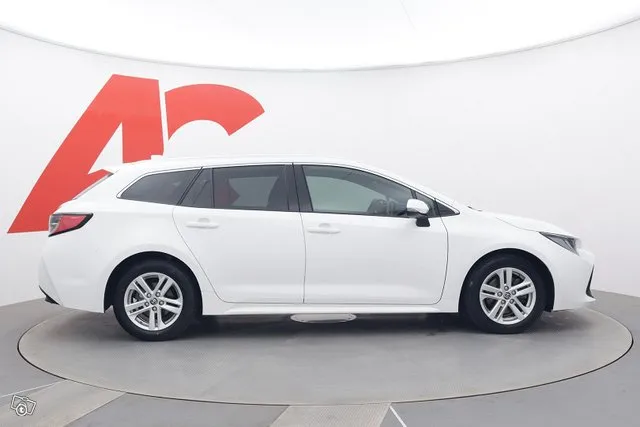 Toyota Corolla Touring Sports 2,0 Hybrid Prestige Edition - / Keyless / Kamera / Sähköluukku / Lohko Image 6