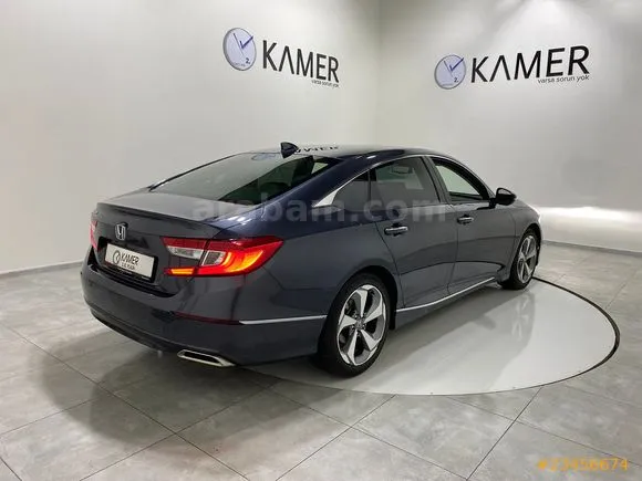 Honda Accord 1.5 VTEC Executive Plus Image 2